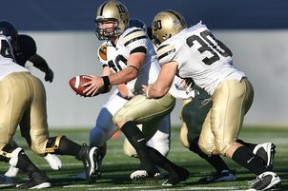 九游中心官网-转换进攻节奏中篮板球的争抢策略分析，进攻篮板防守转换