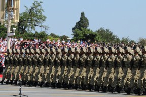 九游手游官网-中国男篮面对逆境顽强反击 精神面貌积极向上，中国男篮面临一个可怕的对手