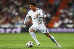 九游下载安装-塞尔维亚男篮在欧洲锦标赛中冲击金牌，实力强劲