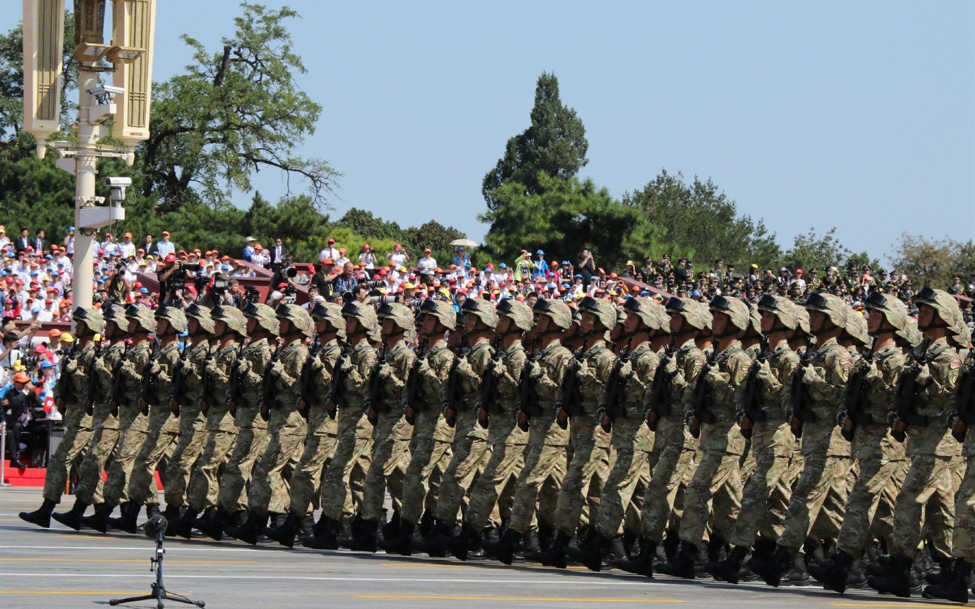 中国男篮面对逆境顽强反击 精神面貌积极向上,中国男篮面临一个可怕的对手